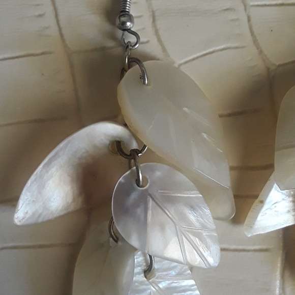 Shell earrings - Picture 4 of 5